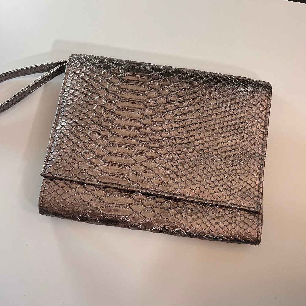 NEIMAN MARCUS gold skin pattern clutch